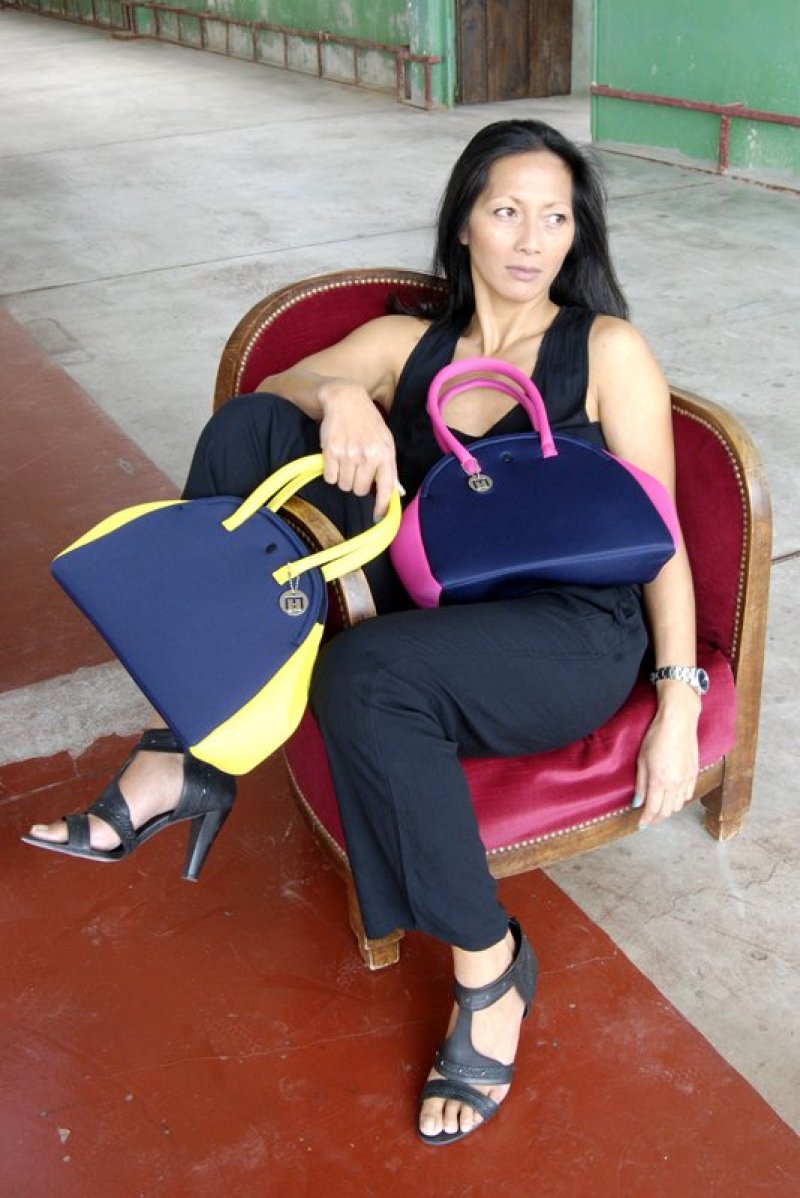 SKIMPウェットスーツ素材バッグ1